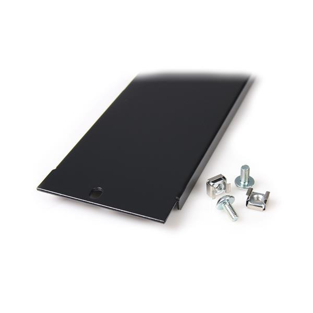 StarTech.com 2U Rack Blank Panel for 19in Server Racks and Cabinets - Image 2