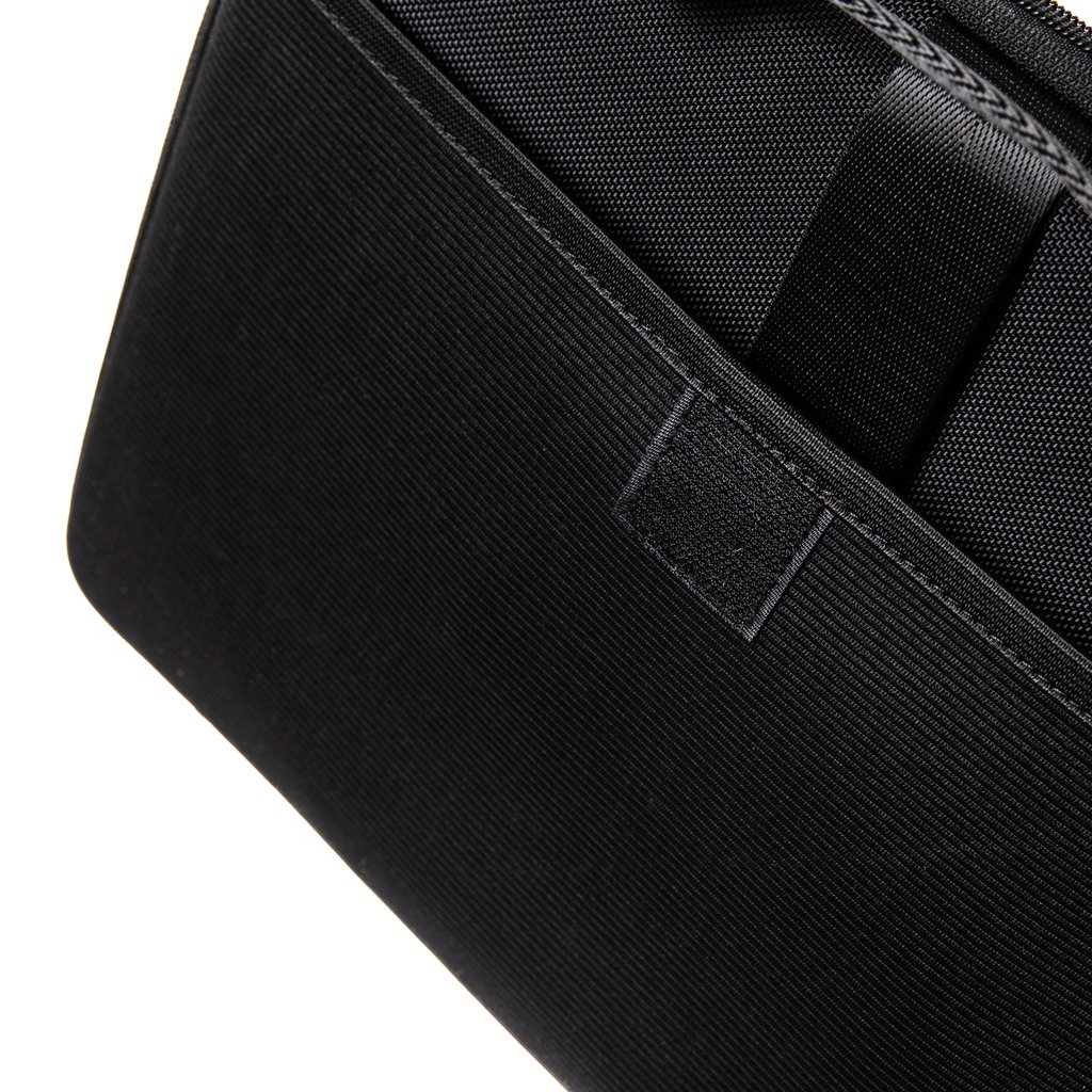 Techair TACWI014 Meet the ultimate 11-12” Chromebook case – it's like a work-in style superhero! Fasten it with secure scre - Image 4