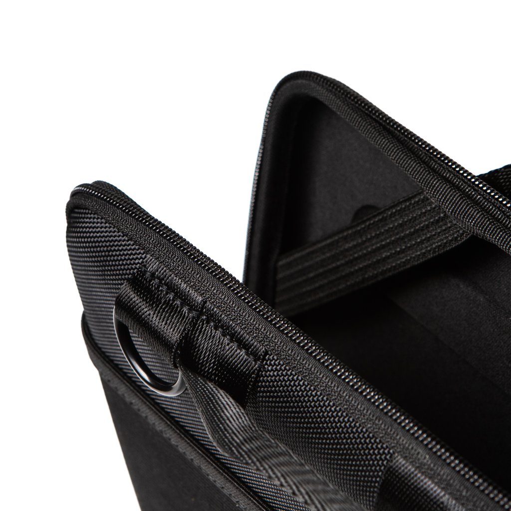 Techair TACWI014 Meet the ultimate 11-12” Chromebook case – it's like a work-in style superhero! Fasten it with secure scre - Image 8