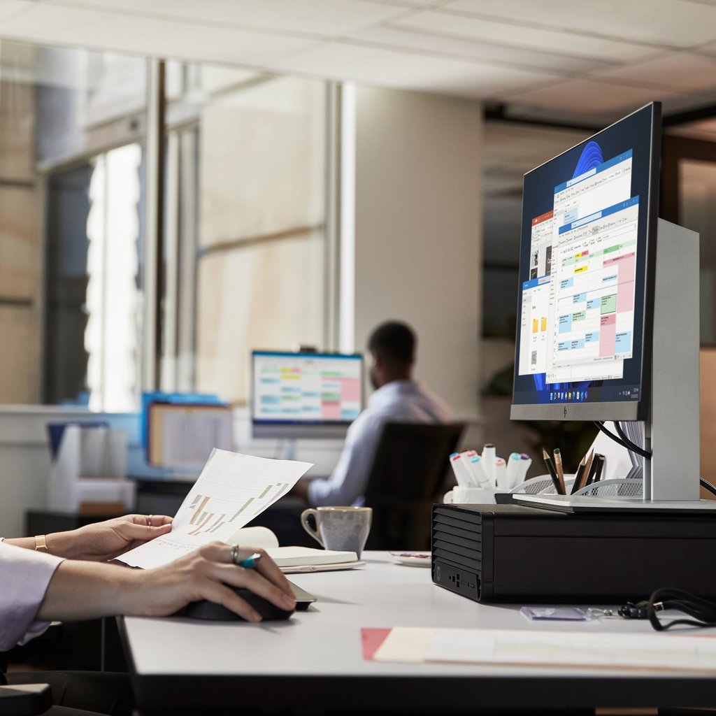 HP Pro 400 G9 Intel® Core™ i5 i5-12500 16 GB DDR4-SDRAM 256 GB SSD Windows 11 Pro SFF PC Black - Image 2