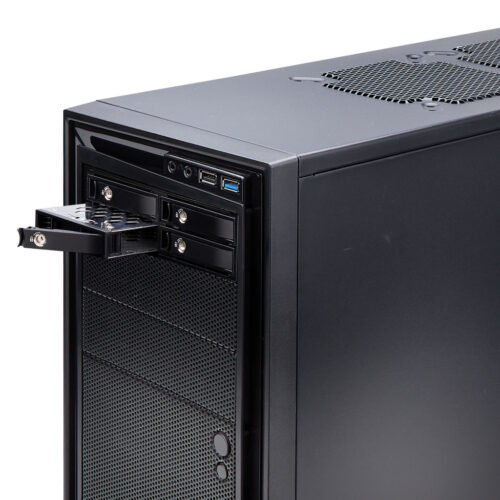 StarTech.com 4-Bay Backplane for U.2 Drives, Fits in a 5.25inch Bay, Quad-Bay Mobile Rack Enclosure for 2.5inch U.2 (SFF-8639) - Image 5