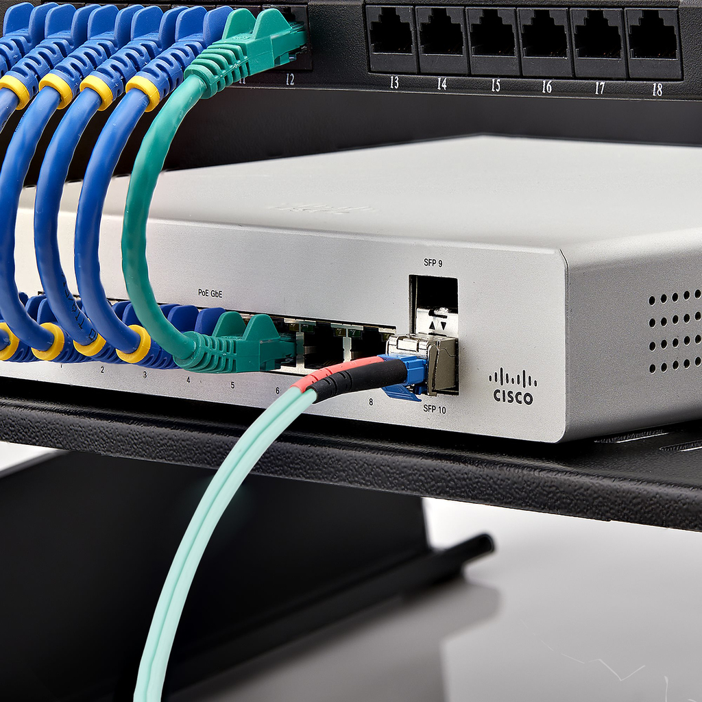 StarTech.com HPE JL484A Compatible SFP28 Module, 25GBase-SR, 25Gbps Multimode Fiber (MMF), 100m (328ft), LC Connector, 850nm, M - Image 7