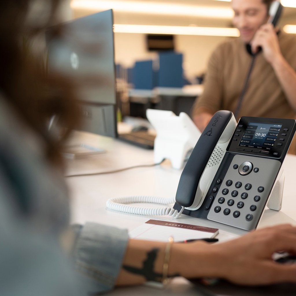 POLY Edge E320 IP Phone and PoE-enabled - Image 4