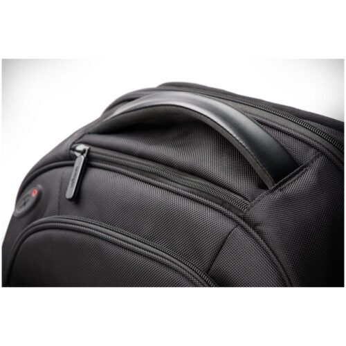 Kensington Contour 2.0 17" Pro Laptop Backpack - Image 3