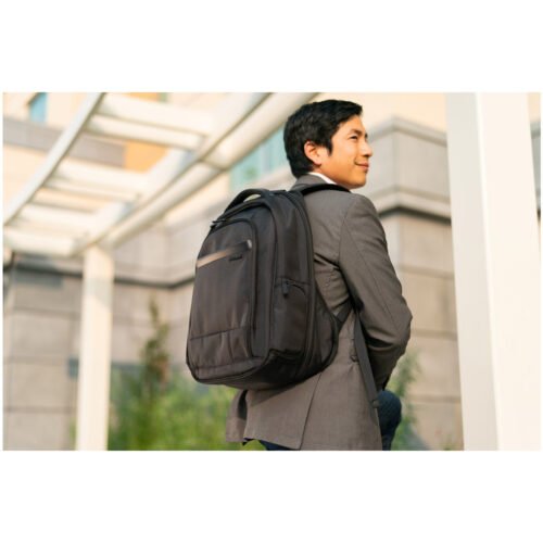 Kensington Contour 2.0 17" Pro Laptop Backpack - Image 15