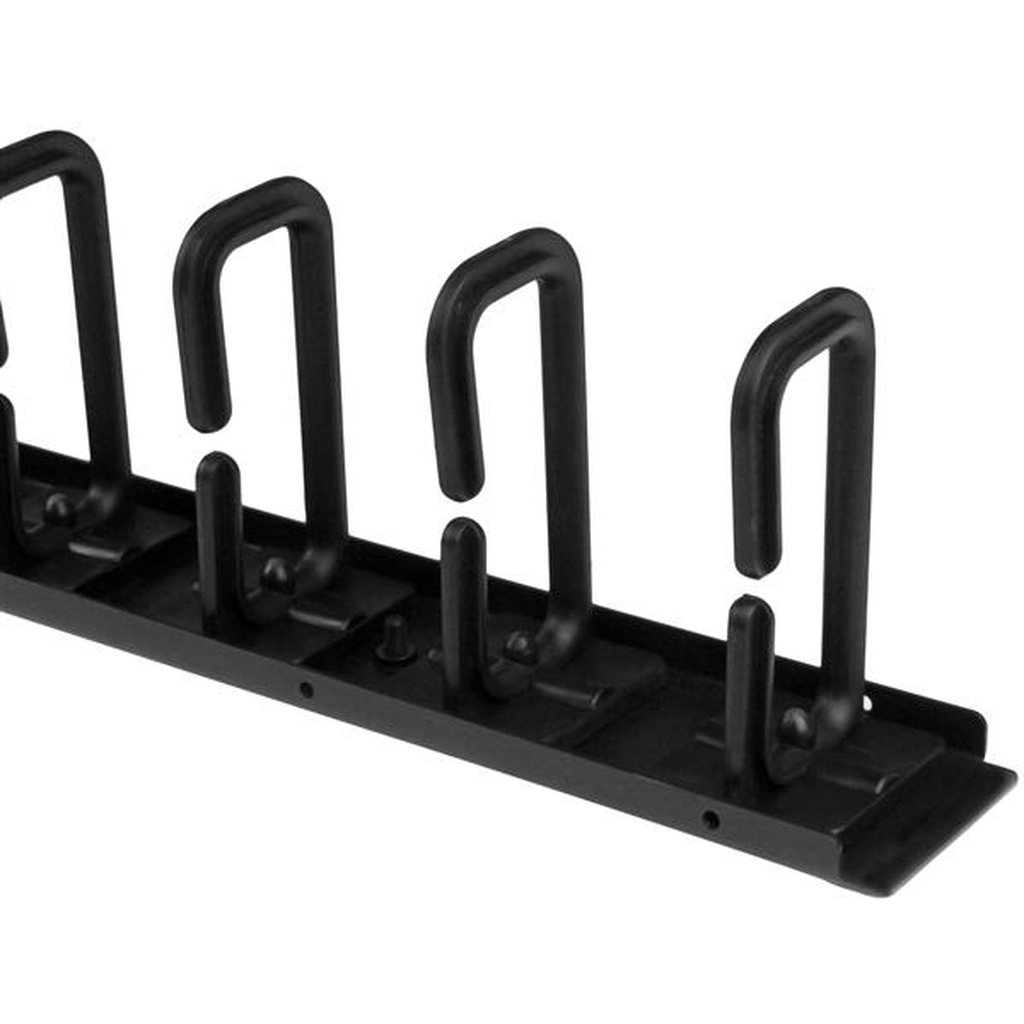 StarTech.com Vertical Cable Organizer with D-Ring Hooks - 0U - 6 ft. - Image 12