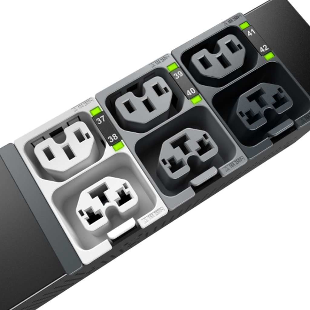 APC NetShelter Rack PDU Advanced, Switched, 3Phase, 43.5kW 400V 63A or 34.6kW 415V 60A, 42 Outlets, IEC309 - Image 9