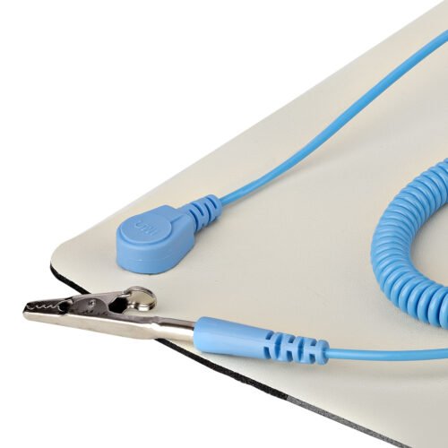 StarTech.com Anti Static Mat, ESD Mat for Electronics Repair, Anti Static Table/Desk Mat w/Detachable Grounding Wire, ANSI/ESD - Image 7
