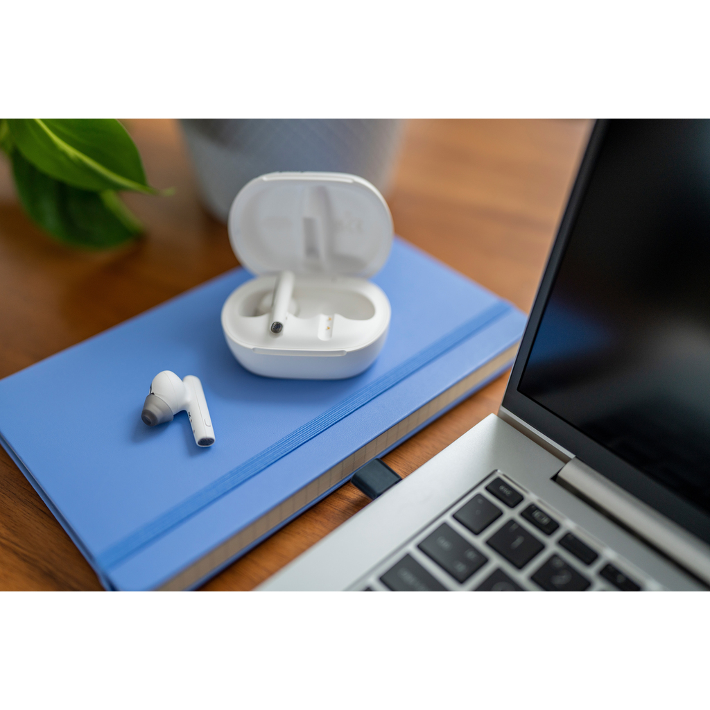 POLY Voyager Free 60/60+ Microsoft Teams Certified White Earbuds (2 Pieces) - Image 3