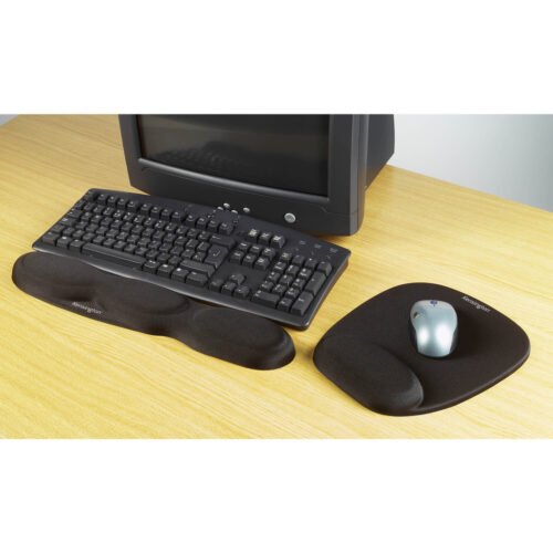 Kensington Foam Mousepad with Integral Wrist Rest Black - Image 2