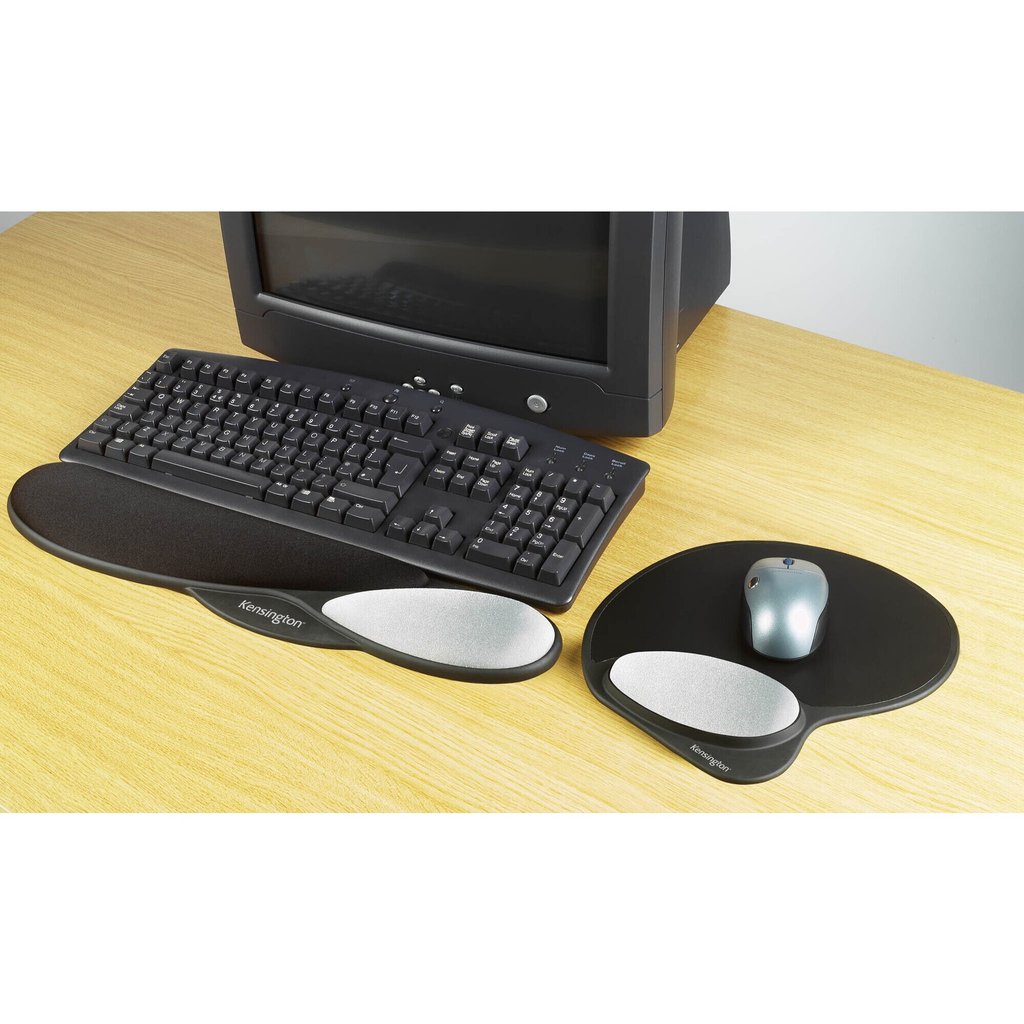 Kensington Memory Gel Mouse Pad with Integral Wrist Rest Black - Image 2