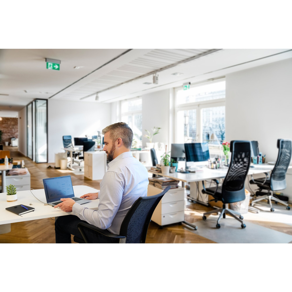 Kensington MagPro Magnetic Privacy Screen Filter for Laptops 16" (16:10) - Image 7