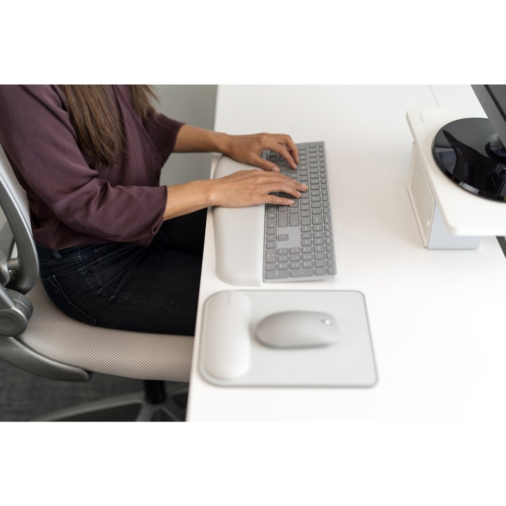 Kensington ErgoSoft Wrist Rest for Slim Keyboards - Image 16