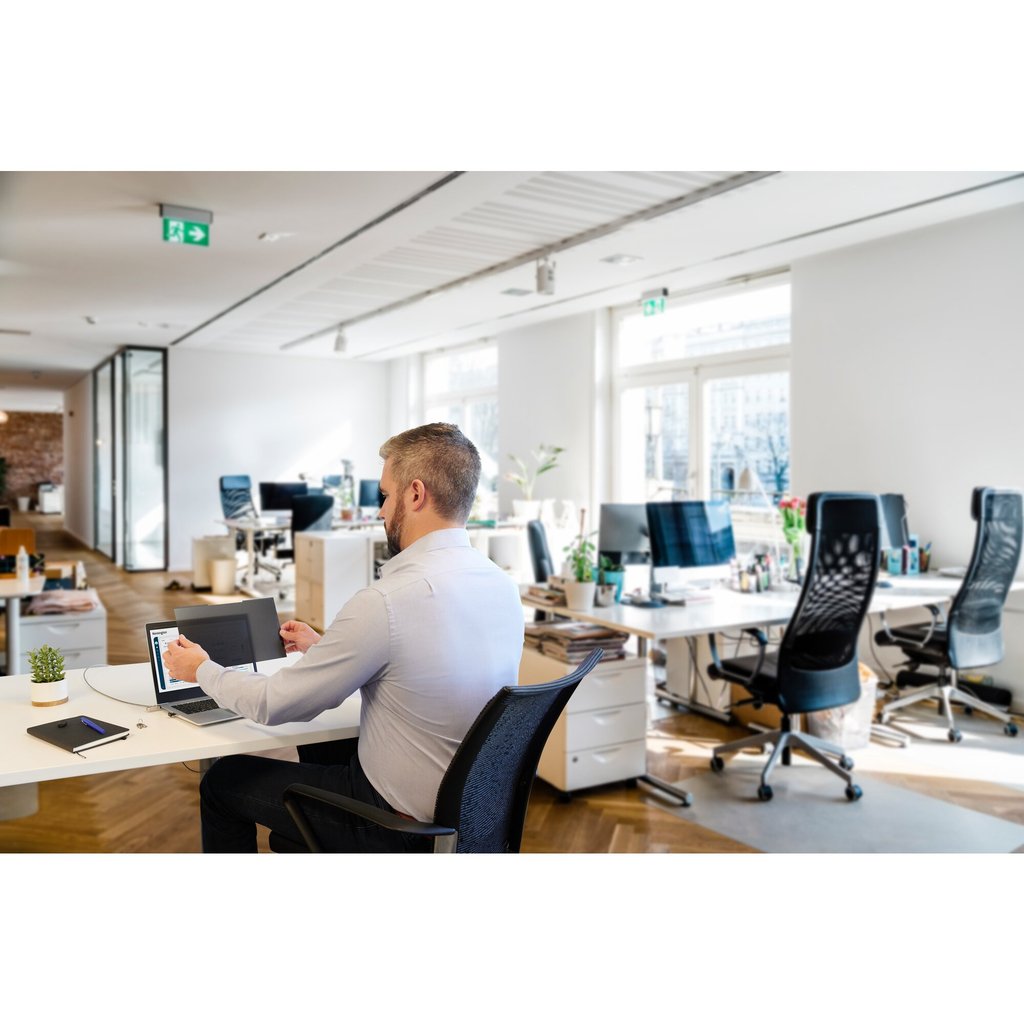 Kensington MagPro Magnetic Privacy Screen Filter for Laptops 12.5" (16:9) - Image 17