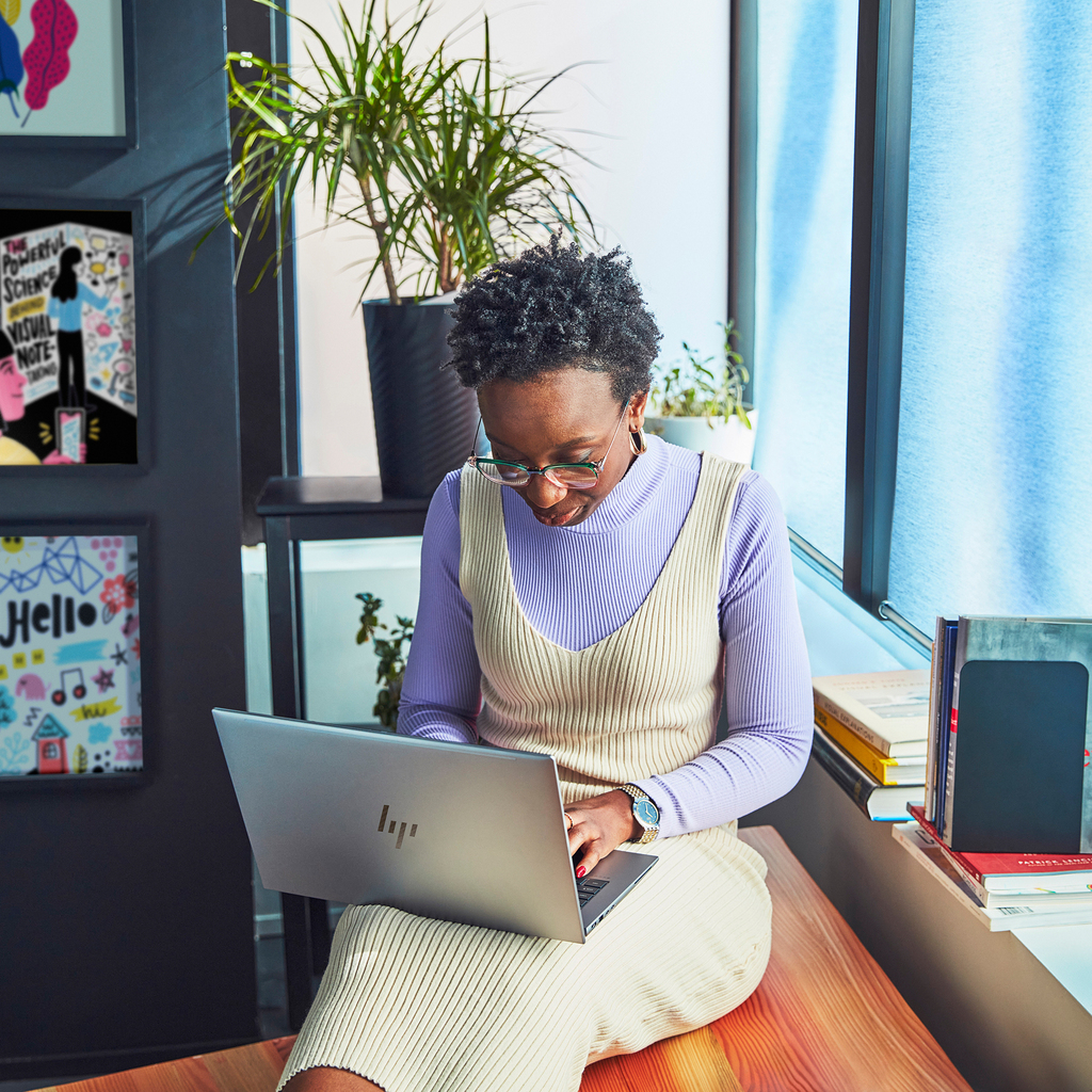 HP ZBook Firefly G11 Intel Core Ultra 7 155H Mobile workstation 35.6 cm (14") WUXGA 32 GB DDR5-SDRAM 1 TB SSD NVIDIA RTX A500 W - Image 2