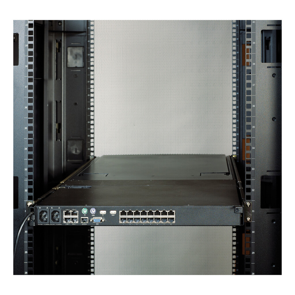 APC KVM 2G, LCD Rear Mounting Kit - Image 4